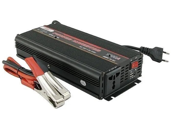 Перетворювач напруги 1800 W 12 V-220 V автомобільний інвертор з функцією заряджання акумулятора 20 A модифікована синусоїда UKC UPS-1800A