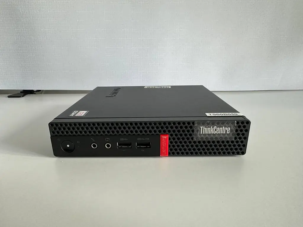 Комп'ютер Lenovo ThinkCentre M625q Tiny (AMD E2-9000e / 0GB DD4 / SSD 0GB) б/в - фото 2