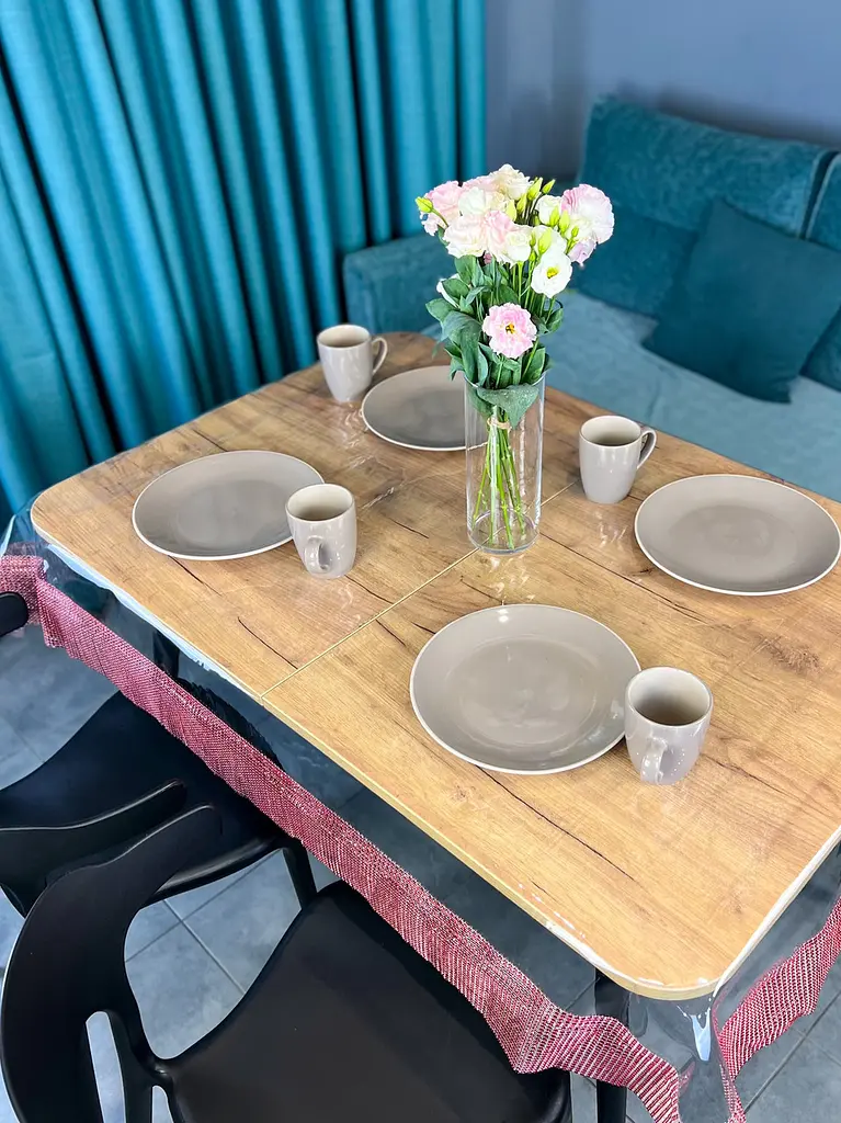 Скатерть силиконовая с красной стразовой лентой 320х200 см - фото 5