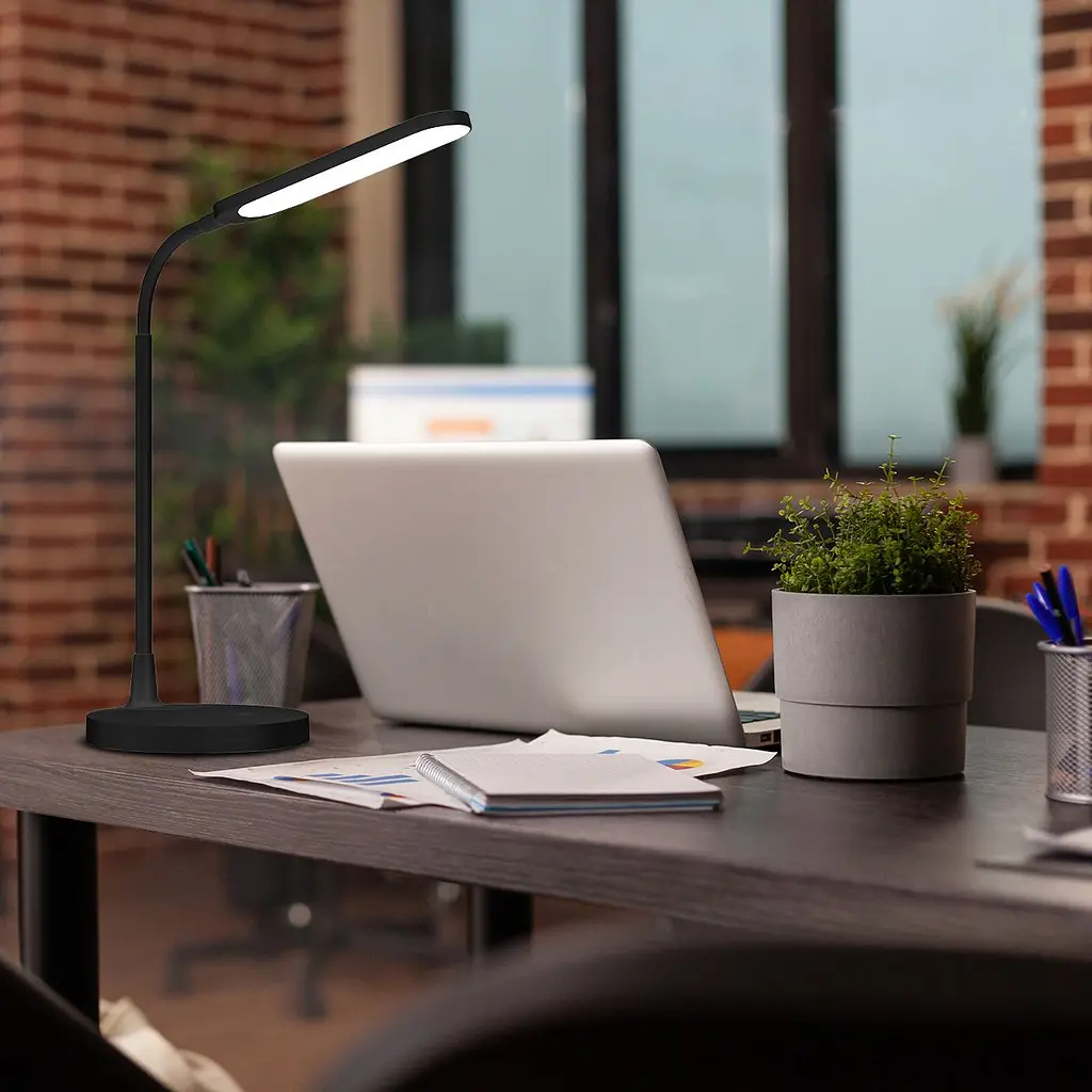 Світильник настільний Eurolamp LED 10W 4000K USB+ Battery чорний (LED-TLB-10W(black) - фото 4