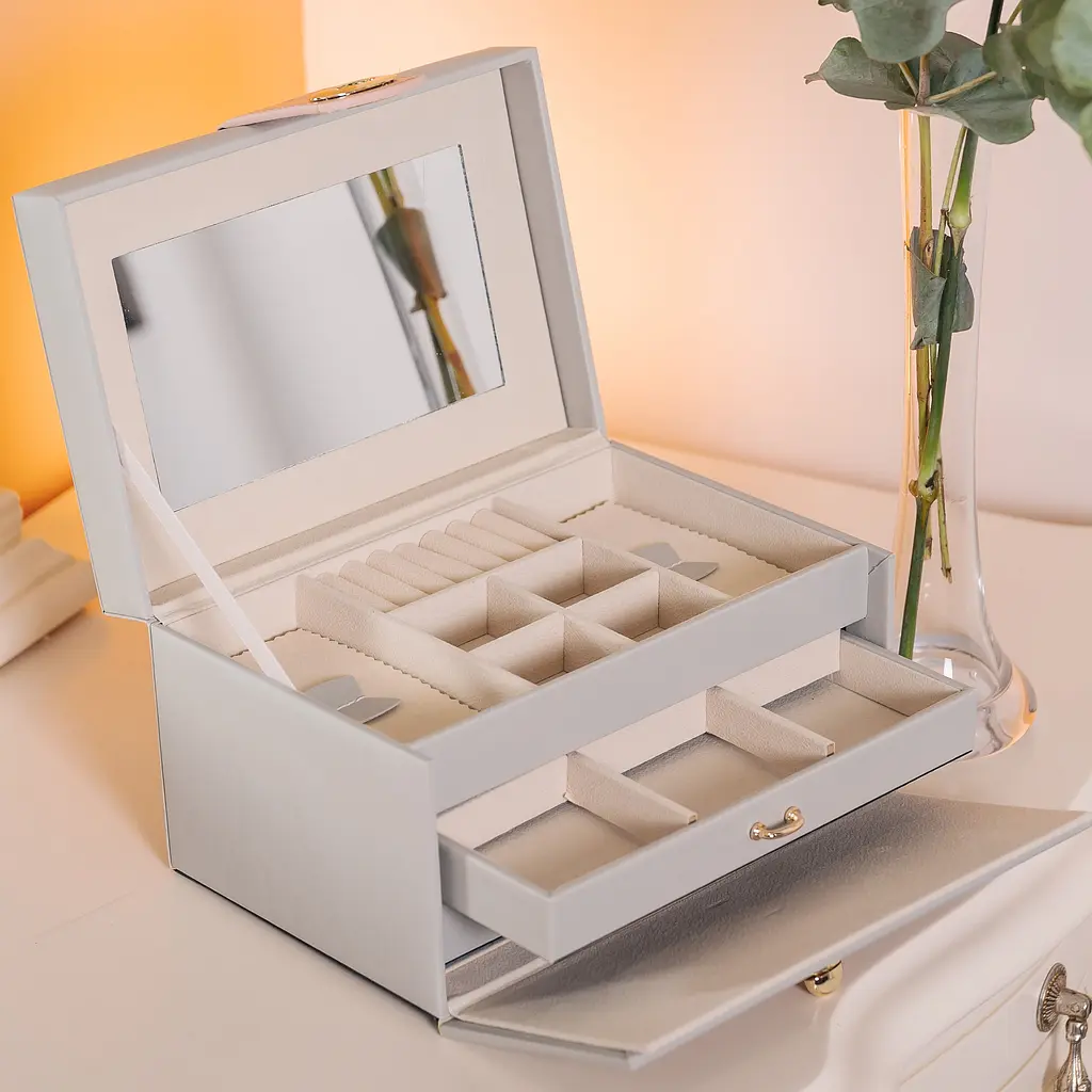 Кейс-скринька для прикрас Yiwu на кнопці 22.5x15.5x13 см сірий HP-5-17G - фото 8