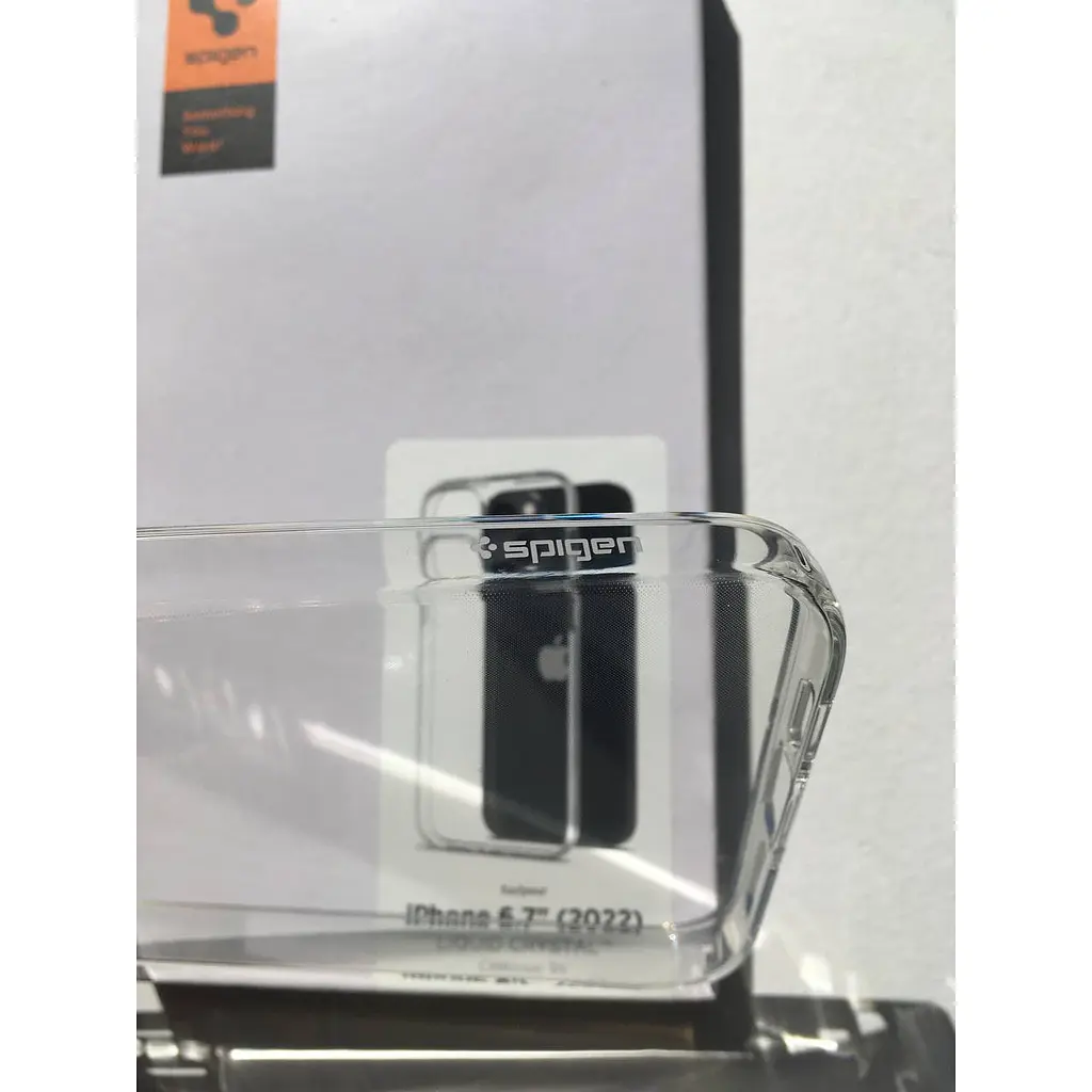 Оригінальний прозорий чохол Spigen Liquid Crystal для iPhone 14 Plus/15 Plus (6.7") Crystal Clear ACS06456 - фото 9