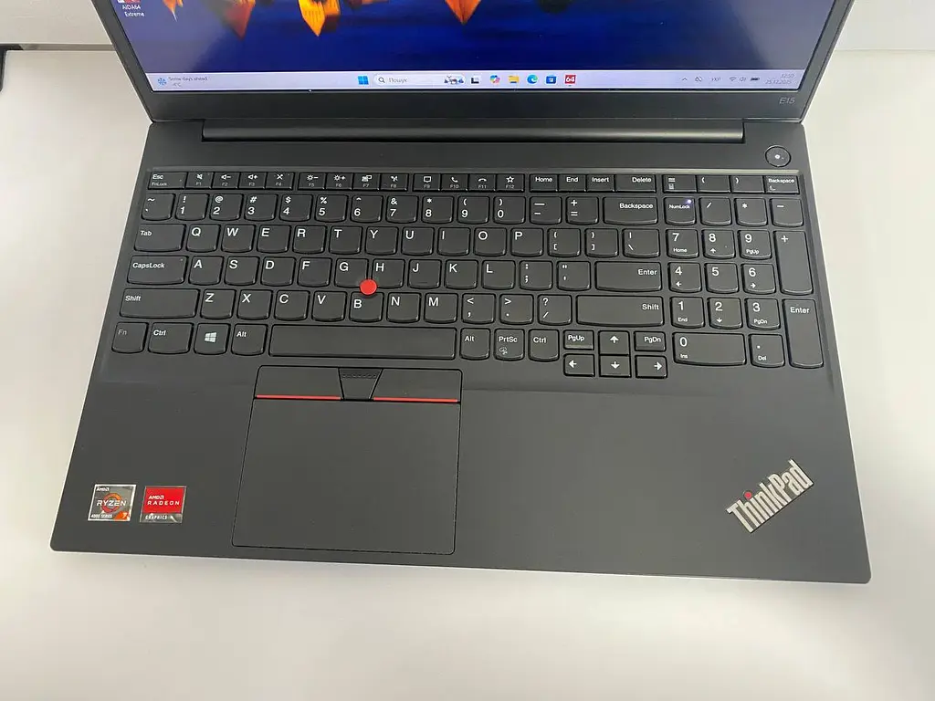 Ноутбук Lenovo ThinkPad E15 Gen 2 15,6" (Ryzen 7 4700U / 8 Ядер / 16GB / SSD 256GB) Refurbished - фото 3