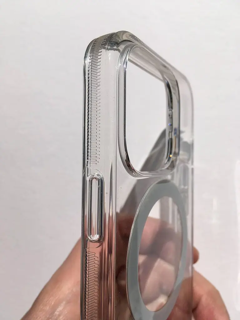 Оригинальный противоударный чехол Gear4 Crystal Palace для iPhone 13 Pro Max Clear Case прозрачный (702008369) - фото 8