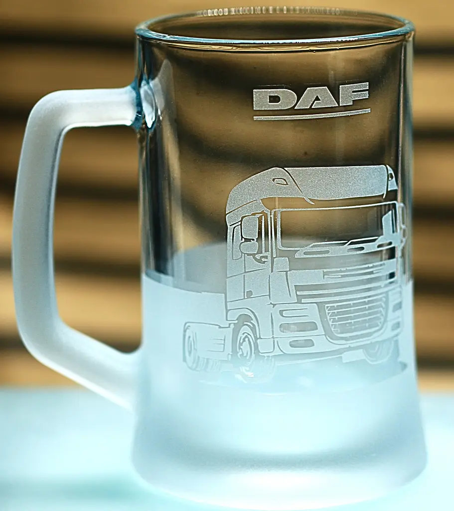 Пивний келих 660 мл DAF Truck Даф подарунок для далекобійника  кухоль з гравіюванням вантажівки - фото 2