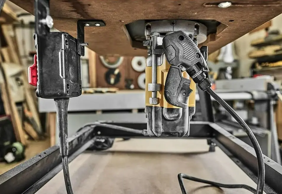 Фрезер мережевий DeWalt DWE627KT - фото 4