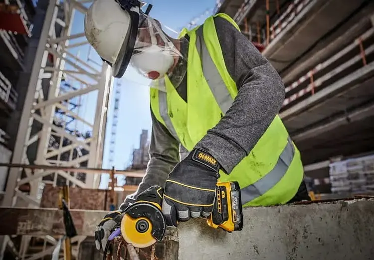 Пила дискова акумуляторна DeWalt без АКБ та ЗП DCS438N - фото 6