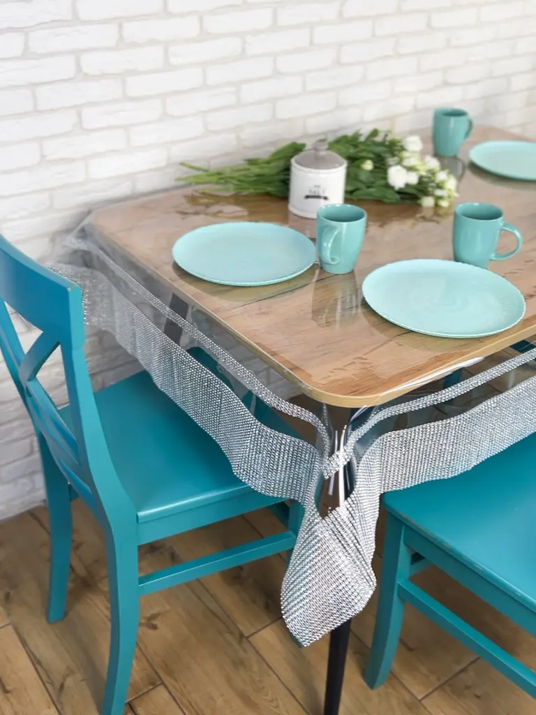 Скатертина силіконова зі срібною стразовою стрічкою подвійною 210х120 см - фото 2