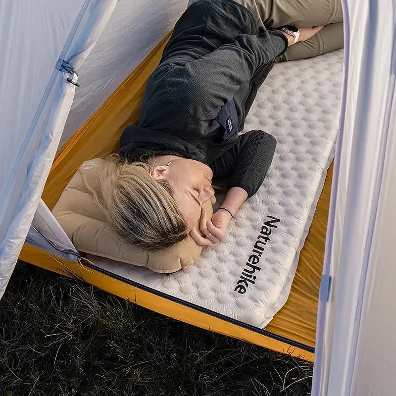 Килимок самонадувний Naturehike CNK2300DZ013 овальний 35 мм Світло-сірий (1047-6976023926983) - фото 2