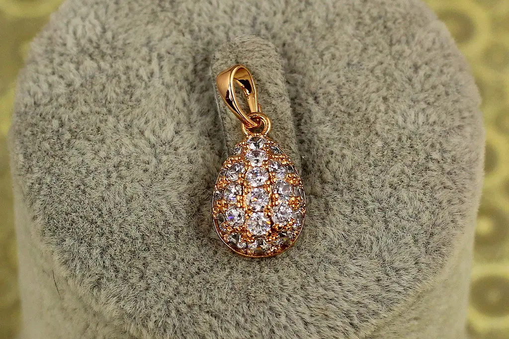 Кулон Xuping Jewelry крапля з фіанітів 1.8 см золотистий - фото 2