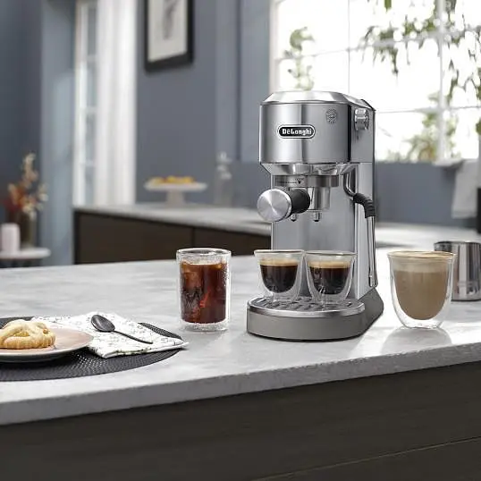 Кофеварка DeLonghi EC 890.M - фото 4