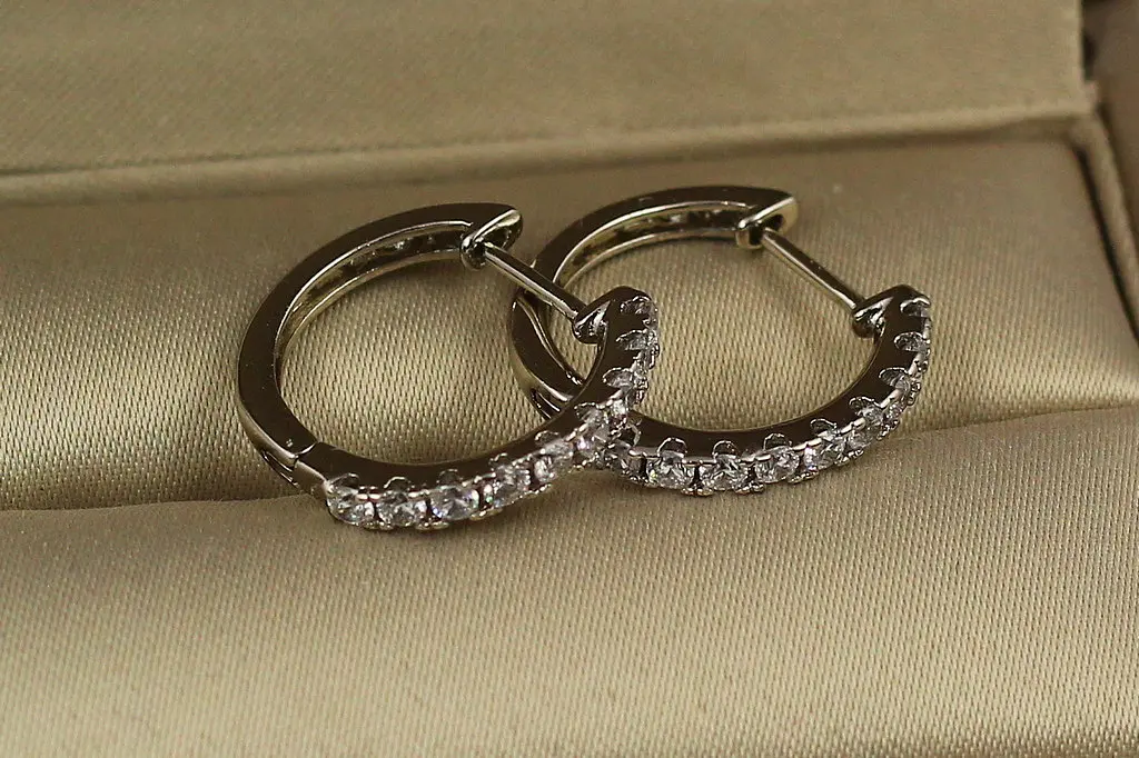 Сережки Xuping Jewelry кільця доріжки 1.7 см сріблясті - фото 2