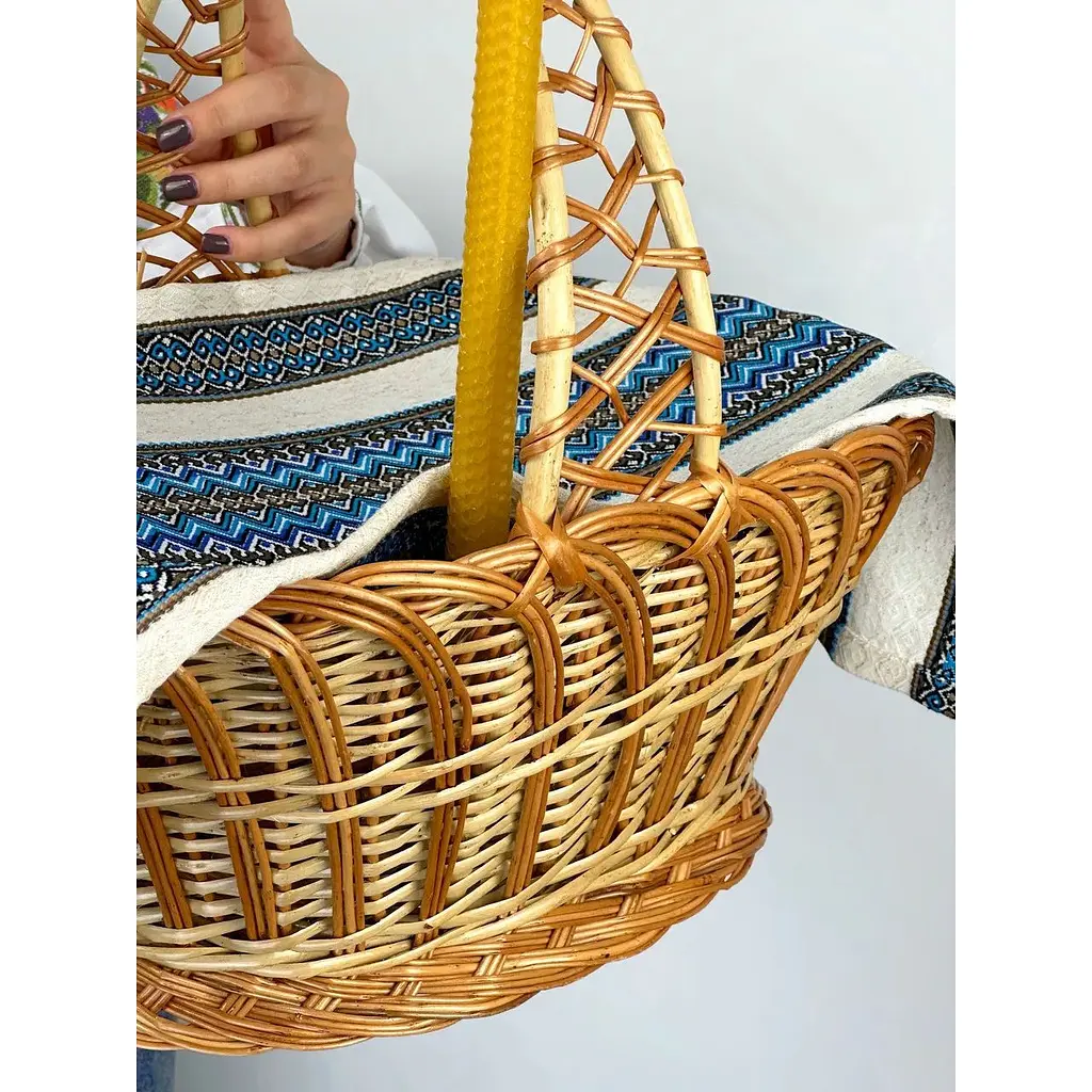 Комплект Пасхальная корзина Галичина с льняным полотенцем 70х30 см  Рандеву синий и свечой - фото 2