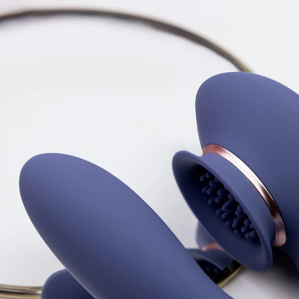 Вібратор Innovation Twitch 3 13.3 см блакитний - фото 9