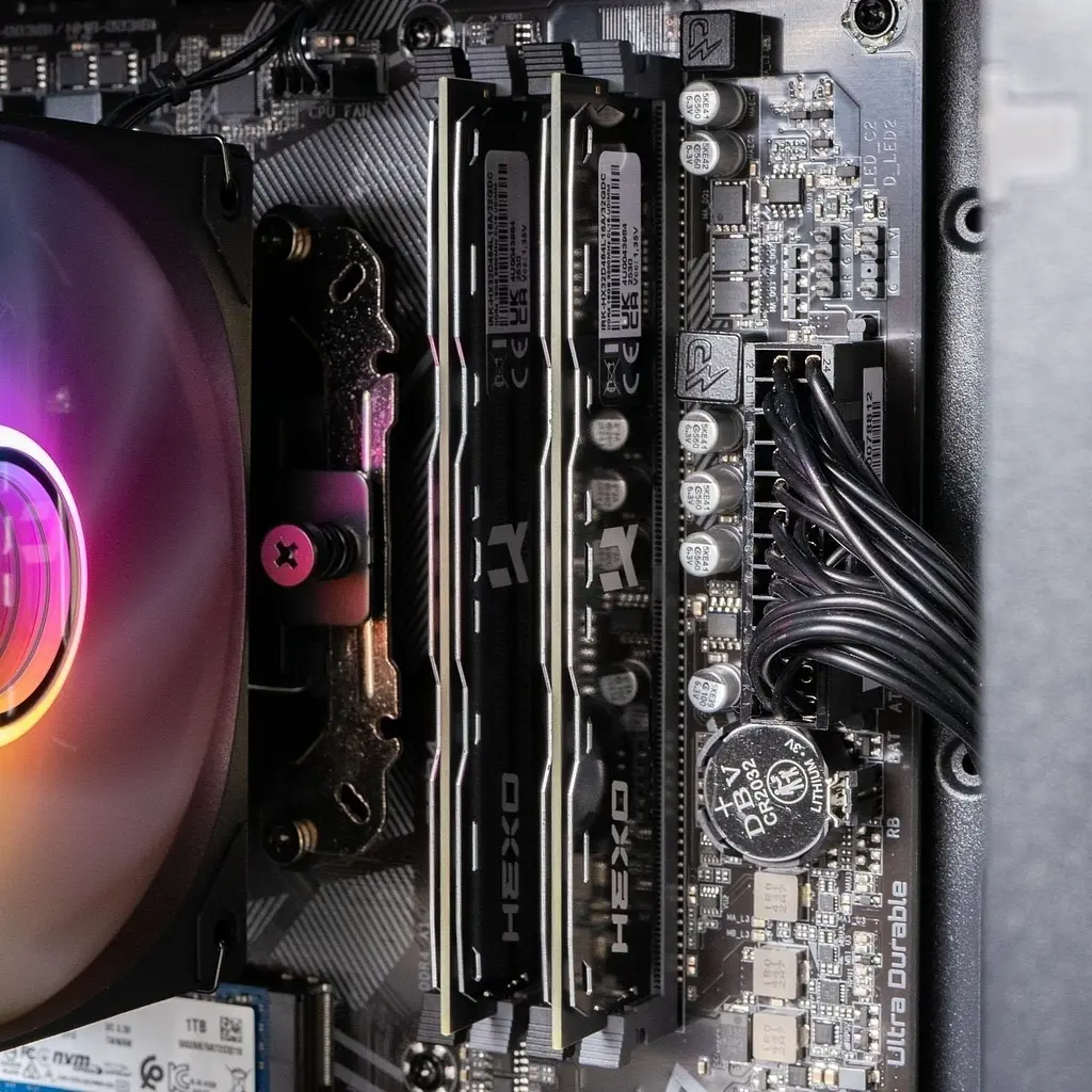 Комп'ютер HEXO Gaming Mainstream Pro (HGMP-8400FN5060-32S1TBK) Black / AMD Ryzen 5 8400F (4.2-4.7), 6 ядер / NVIDIA GeForce RTX 5060 / 32 ГБ (DDR5) / 1024 ГБ (SSD) - фото 4