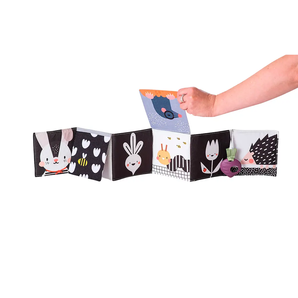 Розвиваюча книжка-розкладачка Taf Toys колеції Садочок у місті - Зайчики (13065) - фото 3