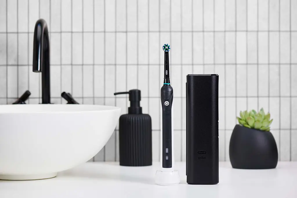 Электрическая зубная щетка Oral-B Pro-750, черный (O80318369) - фото 7