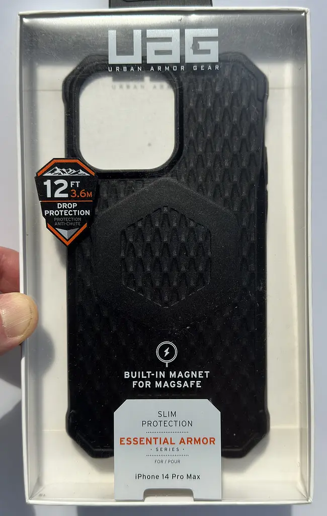 Оригінальний чохол UAG Essential Armor MagSafe для iPhone 14 Pro Max Black (114088114040) - фото 5
