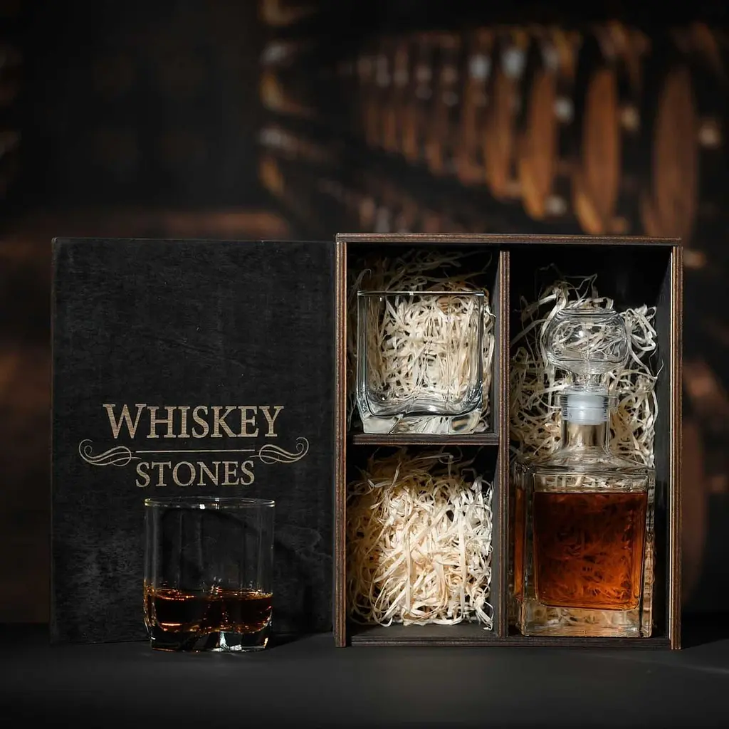 Подарунковий набір віскі Whiskey Stones №12 у дерев'яному пеналі - графин Pasabahce + склянки Luna - фото 4