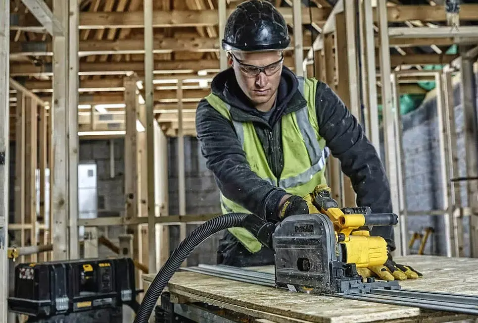 Пила дискова акумуляторна DeWalt без АКБ та ЗП DCS520NT - фото 4