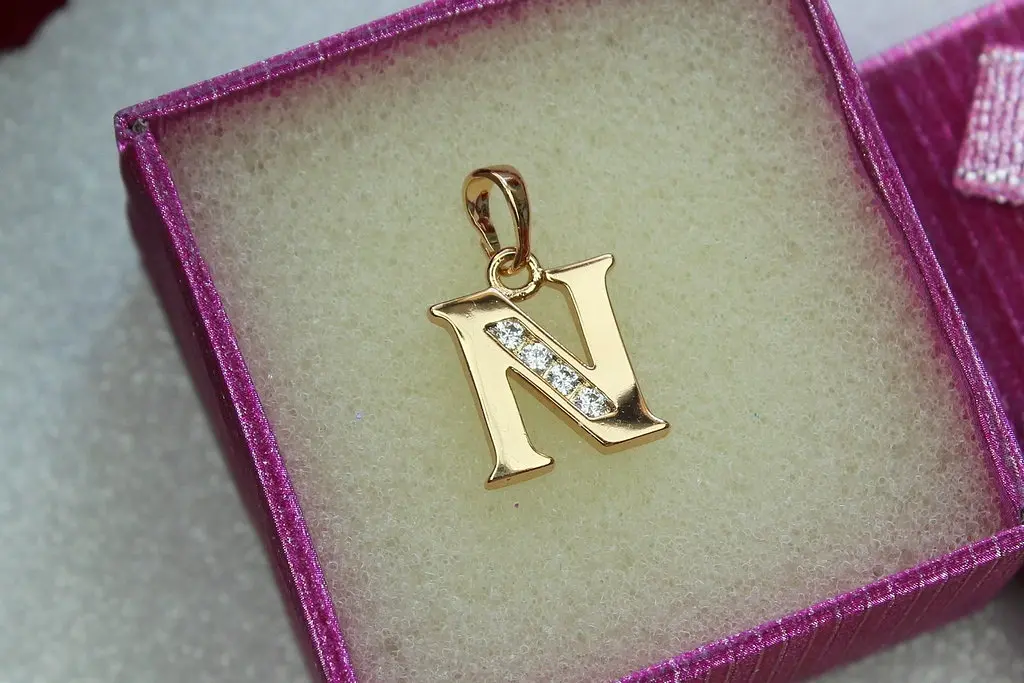 Кулон Xuping Jewelry літера N 1,5 см золотистий - фото 2