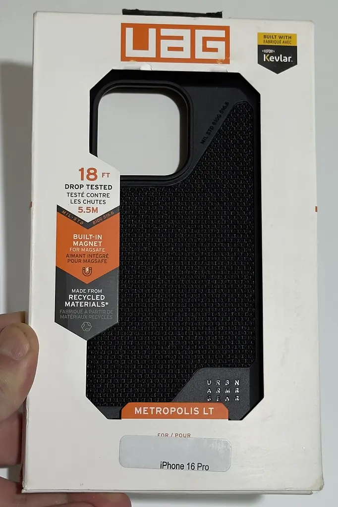Оригінальний протиударний чохол для iPhone 16 PRO UAG Metropolis LT MagSafe Kevlar Black 114452113940 - фото 2