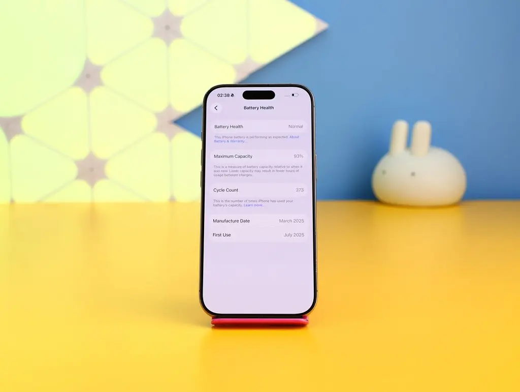 Смартфон Apple iPhone 16 Pro 256GB Desert Titanium (MYNK3) Б/У [173281] - фото 3