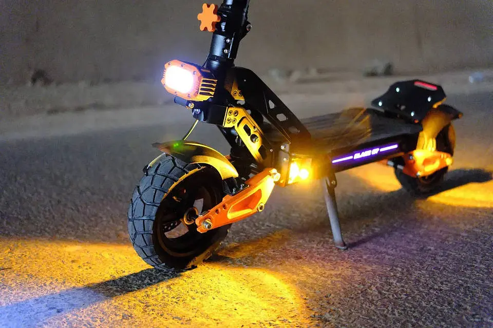 Електросамокат GIANT Blade GT Pro Sport (1600W, 48V 18Ah)   - фото 11