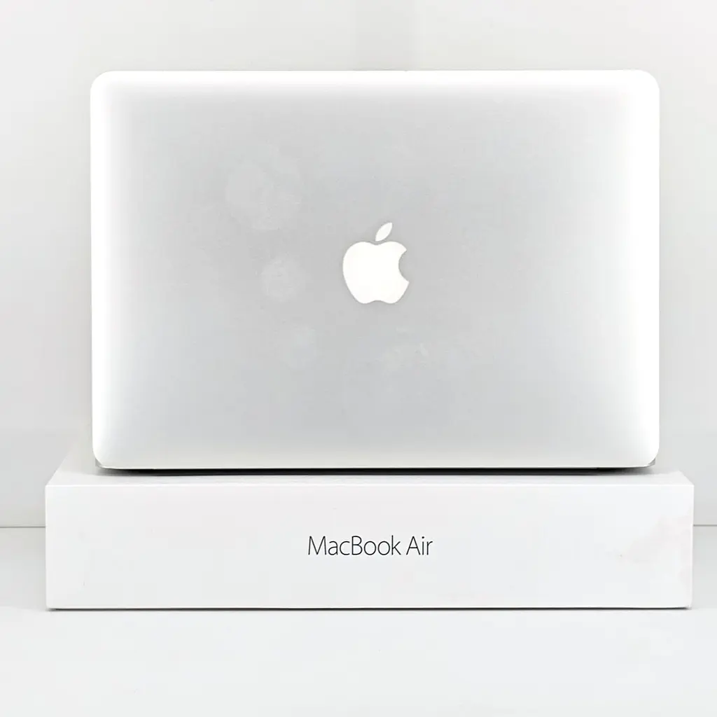 Ноутбук Apple MacBook Air 7,2 A1466 (FVFX52MNJ1WL) (i5-5350U/8/250SSD) - Class A - фото 5
