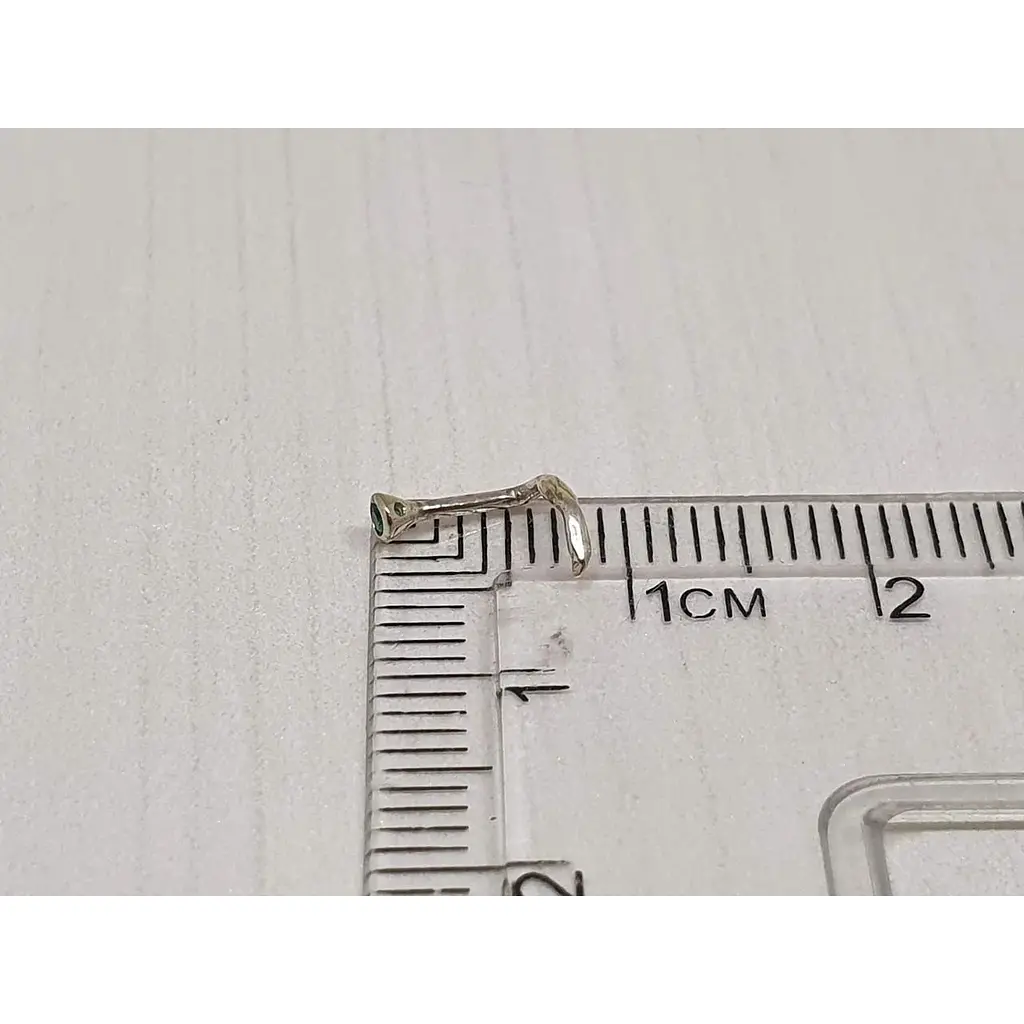 Серебряная серьга-пирсинг в нос Dear. 1024.3С Зеленый - фото 3