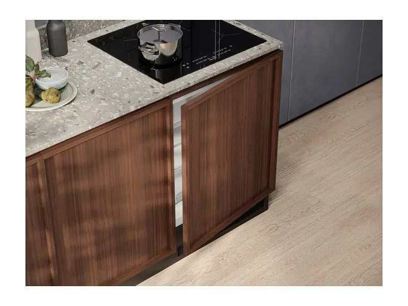 Морозильна камера Electrolux LYB2AE82S - фото 3