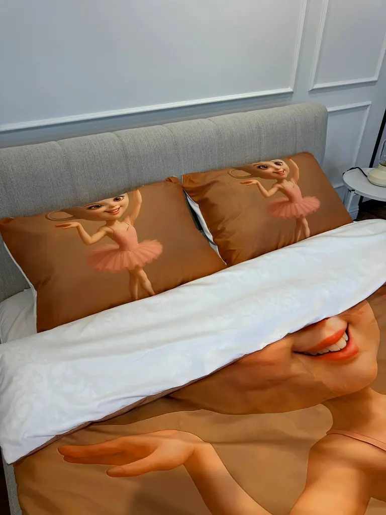 Постільна білизна 3D Ballerina Cappuccino полуторна мікросатин 150×215 см - фото 3