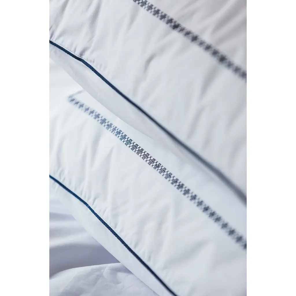 Комплект постільної білизни Ecotton Premium євро перкаль вишивка з синім кантом (25140) - фото 11