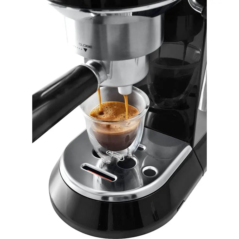 Рожковая кофеварка эспрессо Delonghi EC 685.BK - фото 4