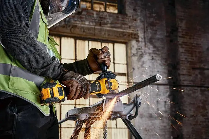 DeWALT Шліфмашина кутова акумуляторна DeWalt XR Li-lon 18B 125мм 3000-9000об/хв 1.85кг без АКБ та ЗП - фото 4
