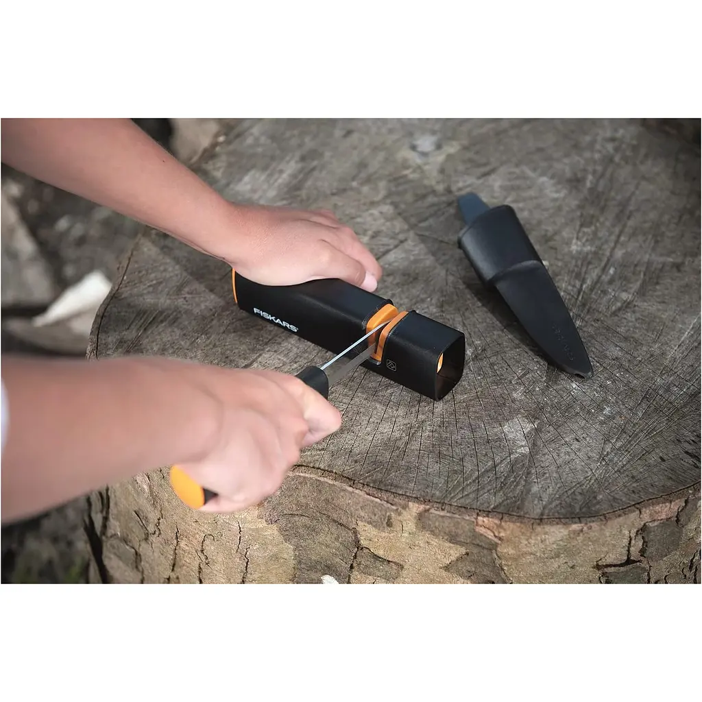 Подарунковий набір: Сокира Fiskars XXS X5 + Ніж Fiskars K40 + Точило Fiskars XSharp (1057913) - фото 6