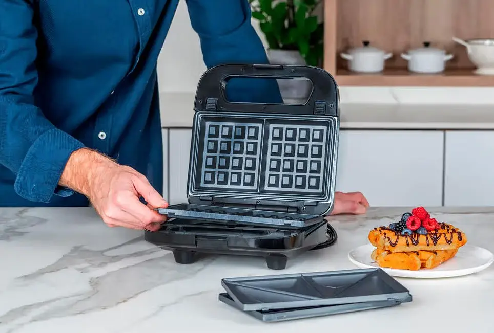 Бутербродница Black&Decker BXSA754E - фото 10