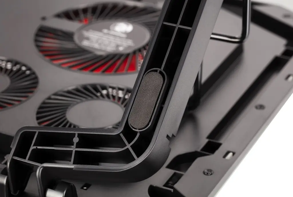 Охлаждающая подставка для ноутбука 15.6 дюймов 2E Gaming CPG004 6xFan RGB LED - фото 4