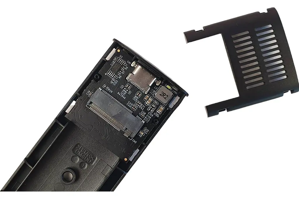 Зовнішня кишеня Ugreen для SSD M.2 (NVMe) M-Key 3.2 Gen2 CM400 Gray (90264) - фото 3