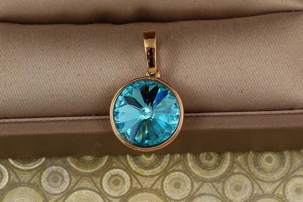 Кулон Xuping Jewelry великий камінь Сваровскі блакитний хамелеон 1,4 см золотистий