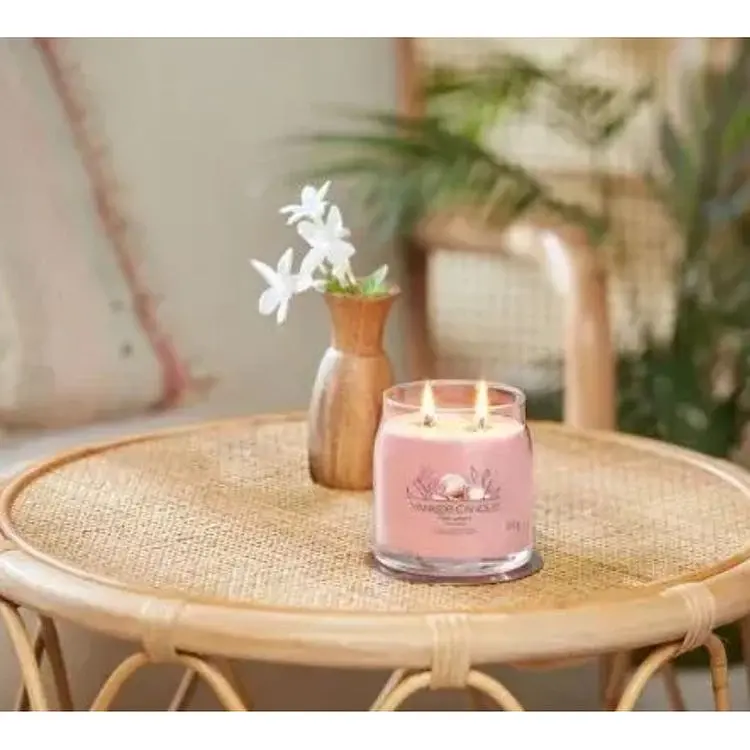 Свеча Yankee Candle Medium Pink Sands Розовые пески 368 г (1629996E) - фото 2