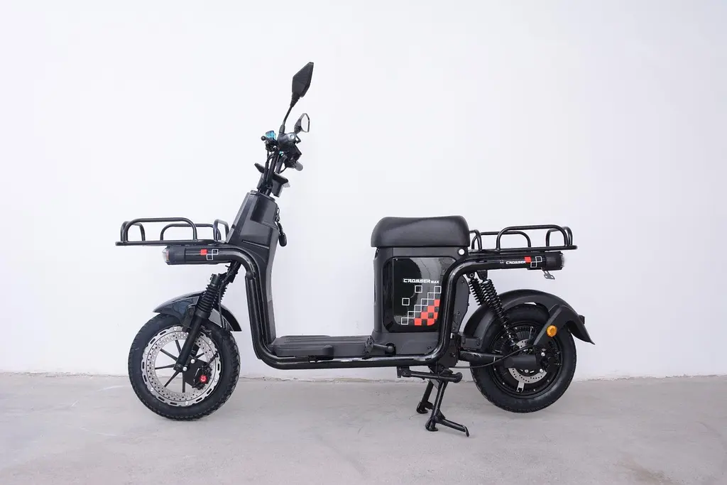Электроскутер Грузовой с двумя большими багажниками Crosser MAX PRO (1200W 72V 24Ah) Черный - фото 2