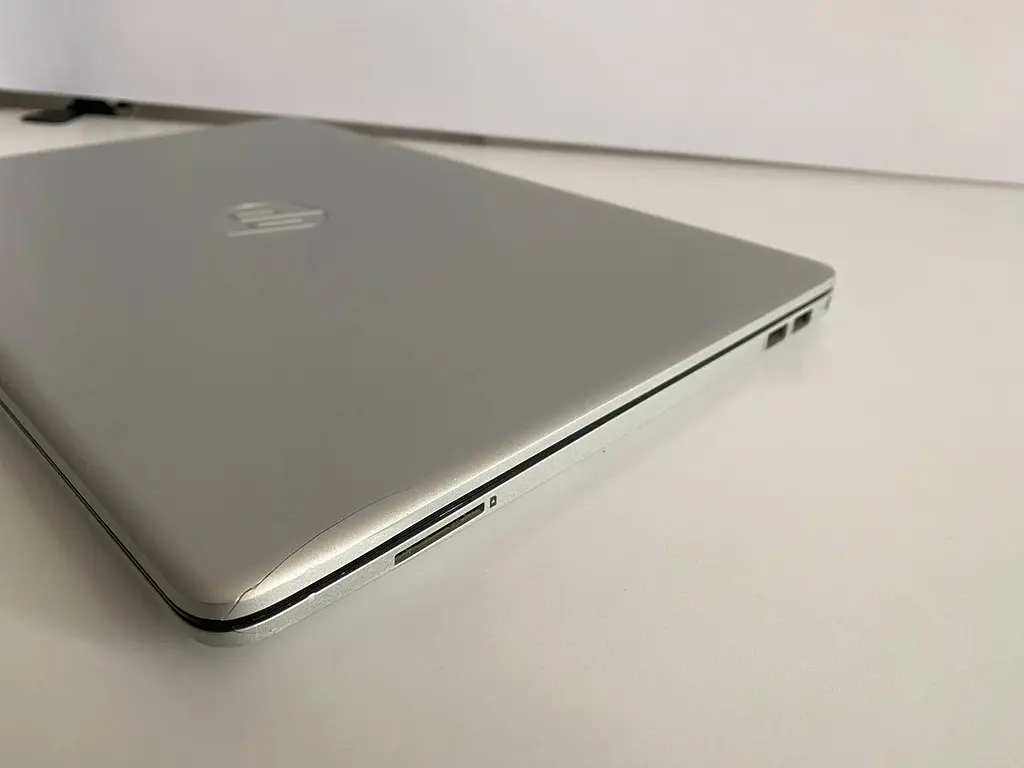 Ноутбук HP Laptop 15 dw-0037wm 15.6" (i3-8145U / 8GB / SSD+HDD) Refurbished - фото 8