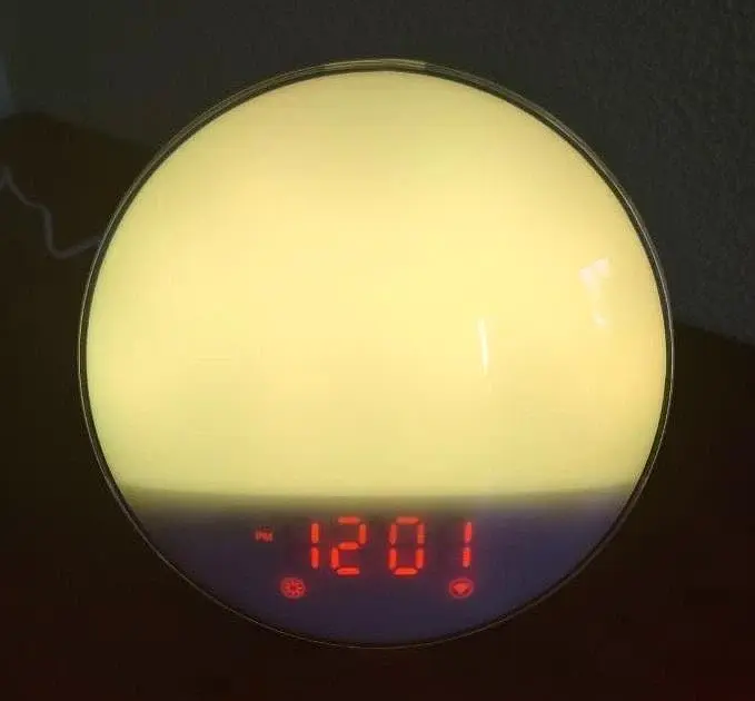 Світловий будильник-нічник з підсвічуванням Sunshine Годинник з імітацією сходу сонця FM радіо та підтримкою WI-FI - фото 4