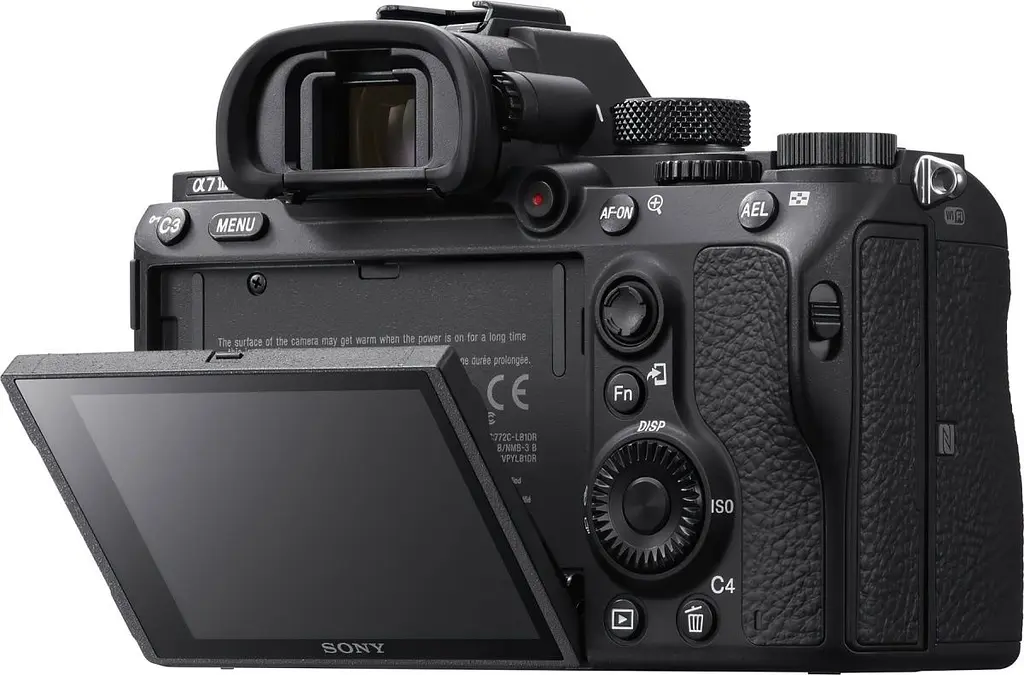 Бездзеркальний фотоапарат Sony Alpha A7 III Kit FE 24-105mm f/4 G OSS Black (ILCE7M3GB) [92447] - фото 4