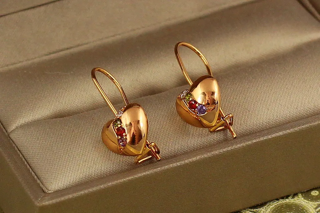 Сережки Xuping Jewelry надія в серці з різнокольоровими каменями 2,1 см золотисті - фото 2