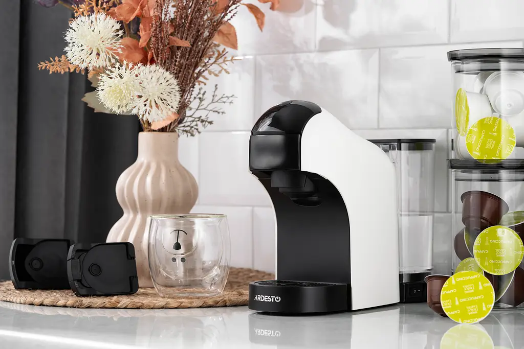 Кавоварка 3 в 1 капсульна Ardesto капсули Nespresso, Nescafe Dolce Gusto, мелена кава, сенсорне керування 0.8 л біла (YCM-CNDE) - фото 7