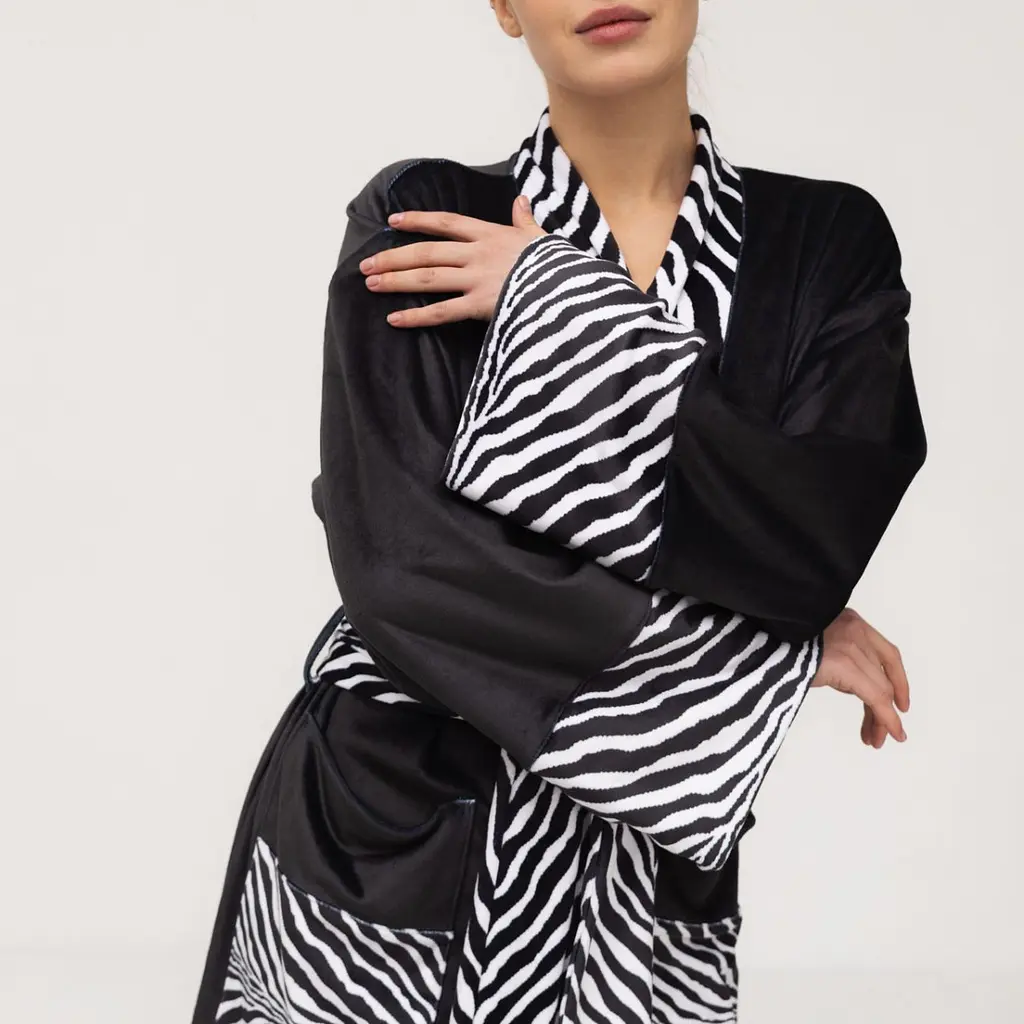 Кімоно жіноче з плюшевого велюру Kimono Black and White Zebra 18369 2XL - фото 3