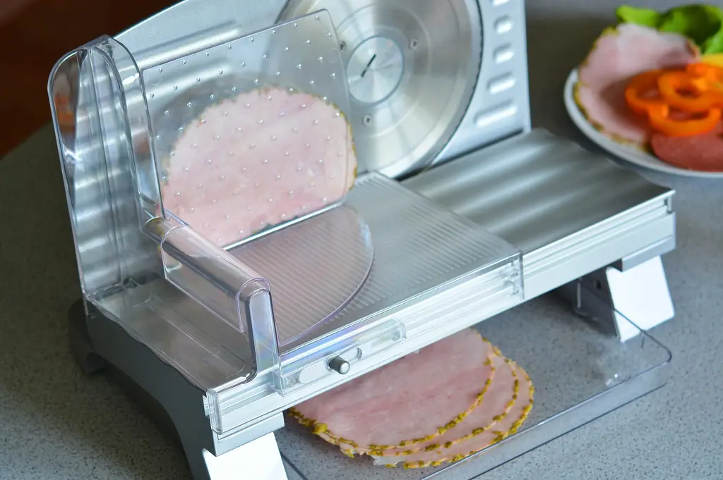 Слайсер Blaupunkt FMS501 Ломтерезка, хлеборезка 200 Вт - фото 3