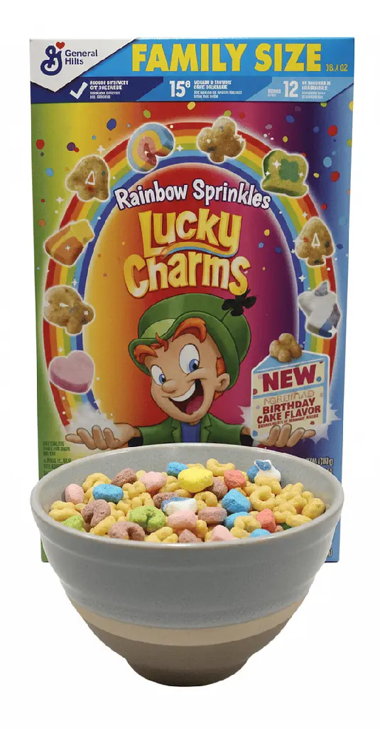 Сухий сніданок Lucky Charms Rainbow Sprinkles Cereal Birthday Cake Flavor 309г - фото 5